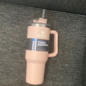 Stanley 40oz Travel Quencher